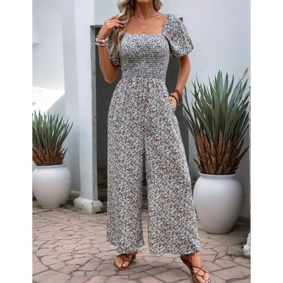 NEW! Floral Wide Leg‎ Jumpsuit Sz 1X Sage Pink White Smocked Flutter Sleeve - Picture 1 of 15